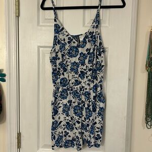 Cinched waste, spaghetti strap, floral romper